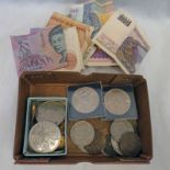SELECTION OF VARIOUS UK AND FOREIGN COINS AND BANKNOTES TO INCLUDE 1937 GEORGE VI CROWN,