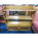 EARLY 20TH CENTURY OAK OPEN BOOKCASE WITH 2 PANEL DOORS TO BASE 108 CM TALL X 92 CM WIDE