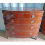 19TH CENTURY MAHOGANY BOW FRONT CHEST OF DRAWERS .