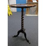 19TH CENTURY CIRCULAR MAHOGANY PEDESTAL TABLE WITH 3 SPREADING SUPPORTS