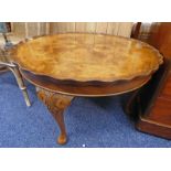 CIRCULAR WALNUT COFFEE TABLE ON QUEEN ANNE SUPPORTS 76CM WIDE Condition Report: The
