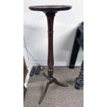 EARLY 20TH CENTURY MAHOGANY POT STAND WITH REEDED COLUMN AND 3 SPREADING SUPPORTS