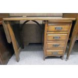 20TH CENTURY OAK DESK WITH 4 DRAWERS & DROP LEAF 67CM TALL Condition Report: The top