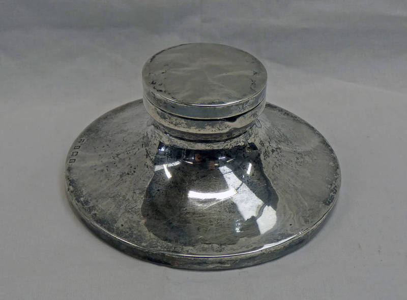 SILVER CIRCULAR INKWELL WITH GLASS LINER,