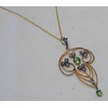 EARLY 20TH CENTURY PEARL & PERIDOT SET 9CT GOLD PENDANT ON FINE CHAIN Condition Report: