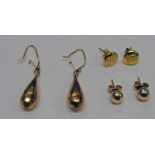 PAIR OF 18K GOLD EARSTUDS - 1G, 2 PAIR OF 9CT GOLD EARRINGS - 2.