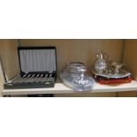 SELECTION OF SILVER PLATED WARE INCLUDING PAIR OF DWARF CANDLESTICKS,