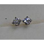 PAIR OF BRILLIANT-CUT DIAMOND EARSTUDS APPROX. 1.