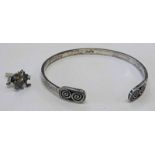 SCOTTISH SILVER BANGLE EDINBURGH 2003 & SILVER TIE STUD MAESHOWE DRAGON ORTAK BY MALCOLM S GRAY