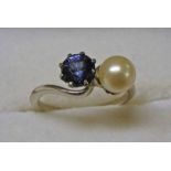 18CT WHITE GOLD CULTURED PEARL & SAPPHIRE SET 2 - STONE TWIST RING