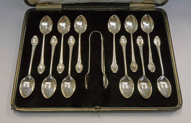 CASED SET OF 12 SILVER TEASPOONS & PAIR OF SILVER TONGS BY LEE & WIGFULL, SHEFFIELD 1929 - 6.