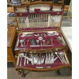 THE KING JOHN CANTEEN OF SILVER PLATED CUTLERY BY VINERS OF SHEFFIELD ON QUEEN ANNE SUPPORTS