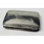 WHITE METAL SNUFF BOX MARKED 800 WITH DECORATIVE FINGER PIECE