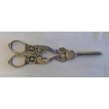 PAIR OF SILVER GRAPE SCISSORS.