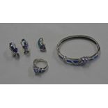 SUITE OF SILVER JEWELLERY SET WITH AMETHYST & OPALS: RING, HINGED BANGLE,