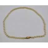 CULTURED PEARL NECKLACE,