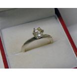 ROUND BRILLIANT CUT DIAMOND SOLITAIRE RING OF APPROX 0.