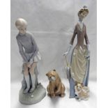 LLADRO FIGURE OF A LADY WALKING HER DOG,