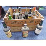 SELECTION OF EMPTY BOTTLES TO INCLUDE WHITE HORSE THE OLD BLEND SCOTCH WHISKY BOTTLE,