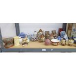 VARIOUS ORIENTAL PORCELAIN INCLUDING SATSUMA VASES,