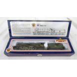 BACHMANN OO GAUGE 2-6-2 B.R. GREEN V2 CLASS 60884 STEAM LOCOMOTIVE AND TENDER.