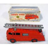 DINKY TOYS 555 - FIRE ENGINE WITH EXTENDING LADDER.