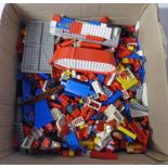 SELECTION OF VINTAGE LEGO