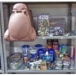 SELECTION OF STAR WARS FOOD & DRINK RELATED COLLECTABLES INCLUDING PEPSI BATTLE DROID CAN COOLER,