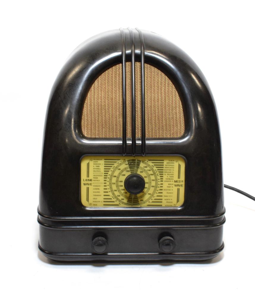 Philco 444 Peoples Set Radio black Bakelite case with twin band dial (G, with replacement back
