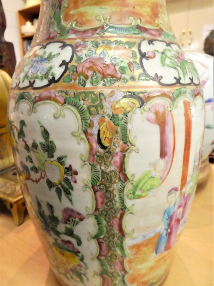 A 19th century Canton famille rose vase - Image 6 of 6