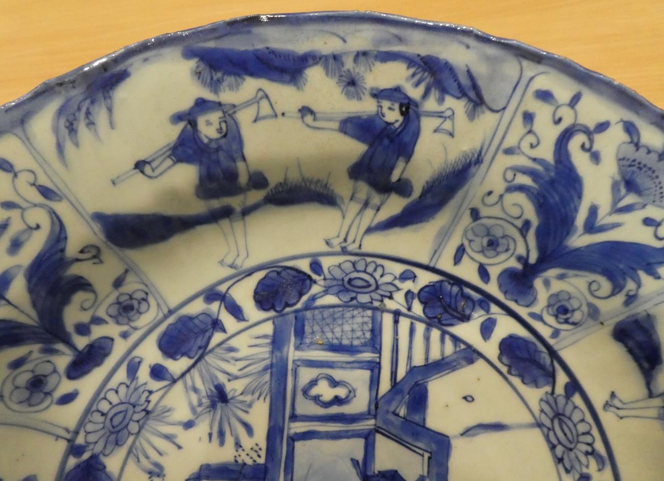 A Chinese Kraak Porcelain Charger, 17th century, painted in underglaze blue with figures in a garden - Image 3 of 9