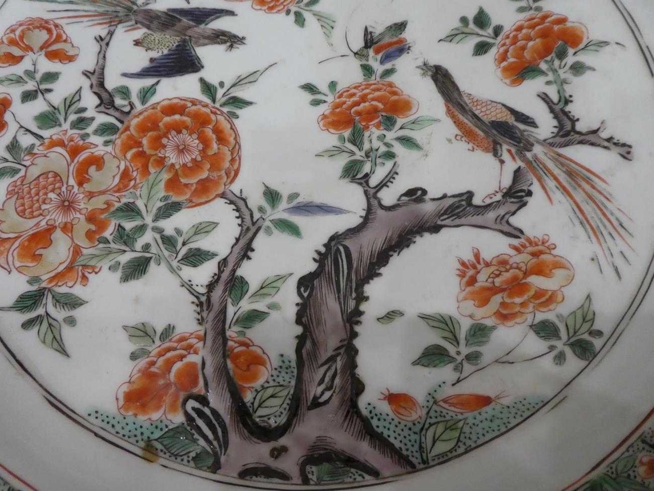 A Chinese Porcelain Charger, Kangxi, painted in famille verte enamels with a birds amongst flowering - Image 6 of 7