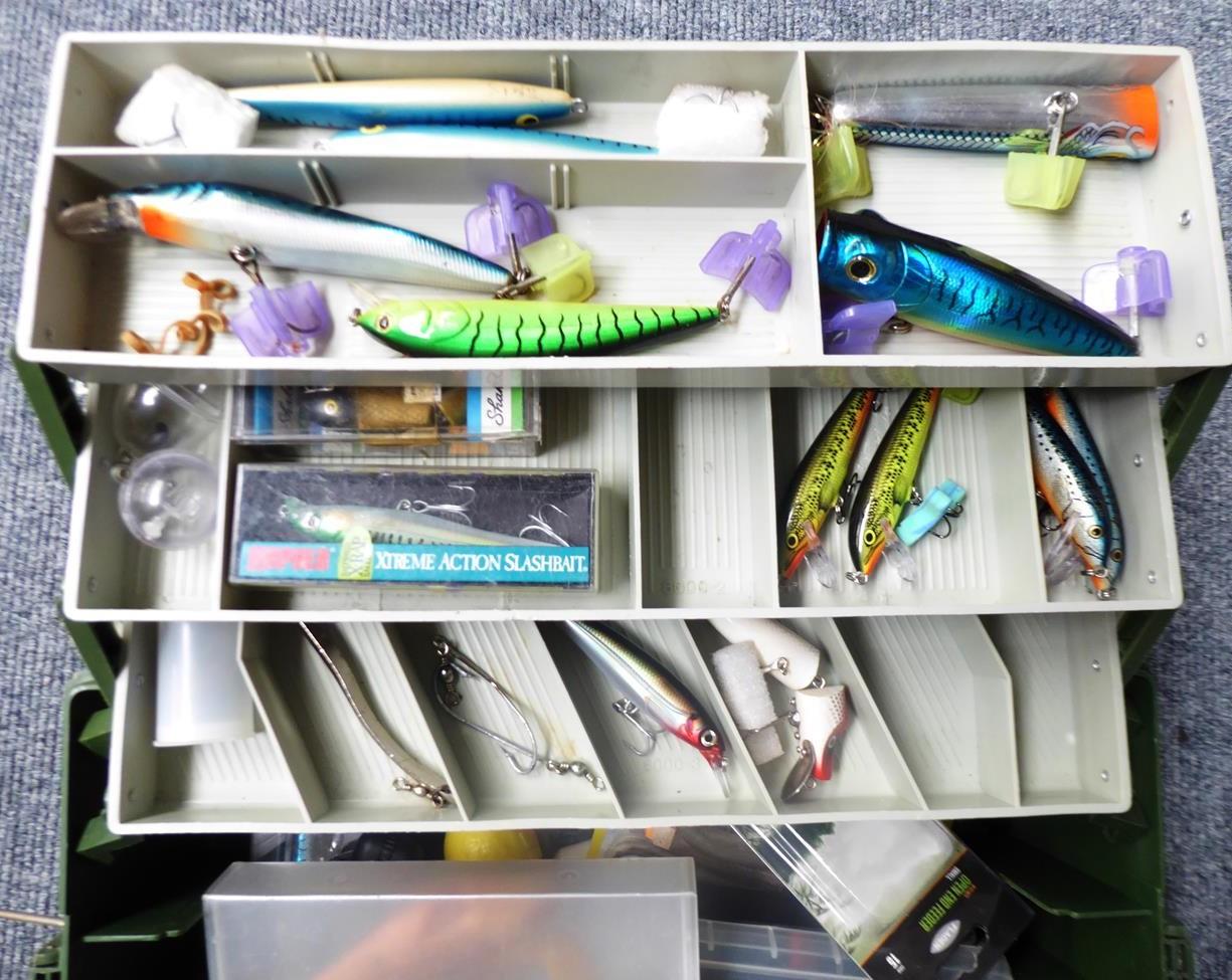 Shakespeare Cantilever Tackle Box containing numerous Pike/Sea lures and miscellaneous items plus - Image 4 of 5