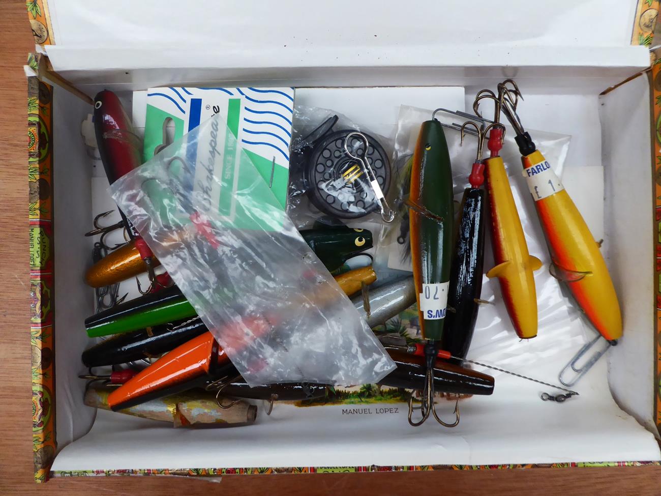 Box Of Mixed Tackle including Billingham canvas bag, Hardy LRH fly reel, Abu Garcia Ambassadeur - Image 4 of 14