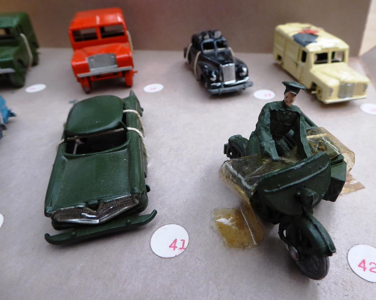 Benbros Tradesman Sample Set containing 16 vehicles: 34 AA Land Rover (paint cracked), 35 Army - Image 5 of 9