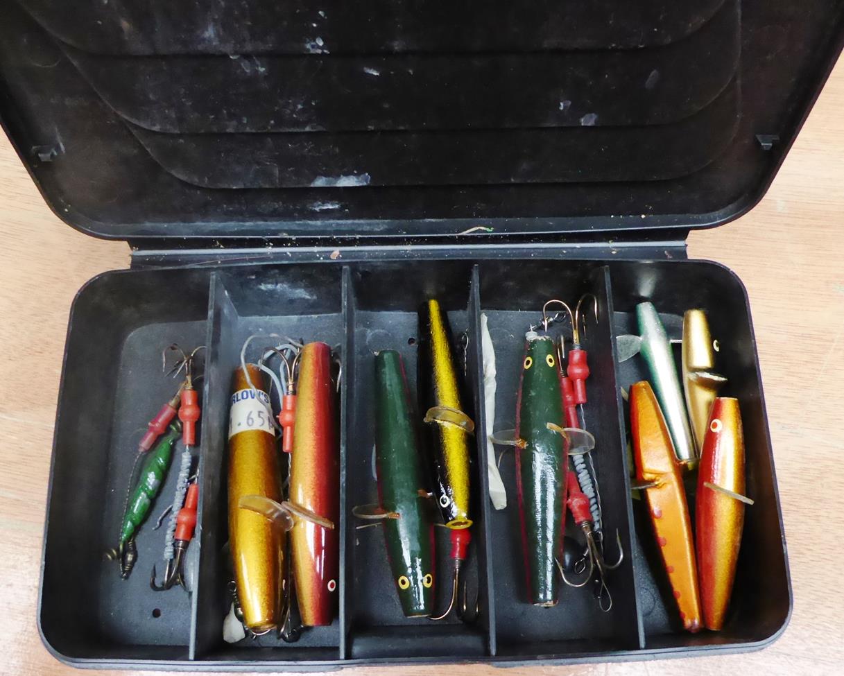 Box Of Mixed Tackle including Billingham canvas bag, Hardy LRH fly reel, Abu Garcia Ambassadeur - Image 14 of 14