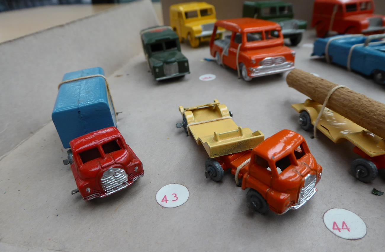 Benbros Tradesman Sample Set containing 16 vehicles: 34 AA Land Rover (paint cracked), 35 Army - Image 9 of 9