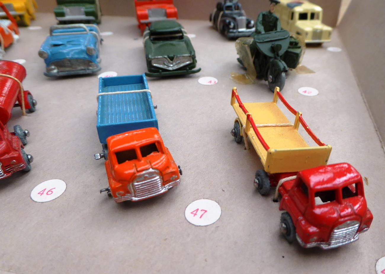 Benbros Tradesman Sample Set containing 16 vehicles: 34 AA Land Rover (paint cracked), 35 Army - Image 7 of 9