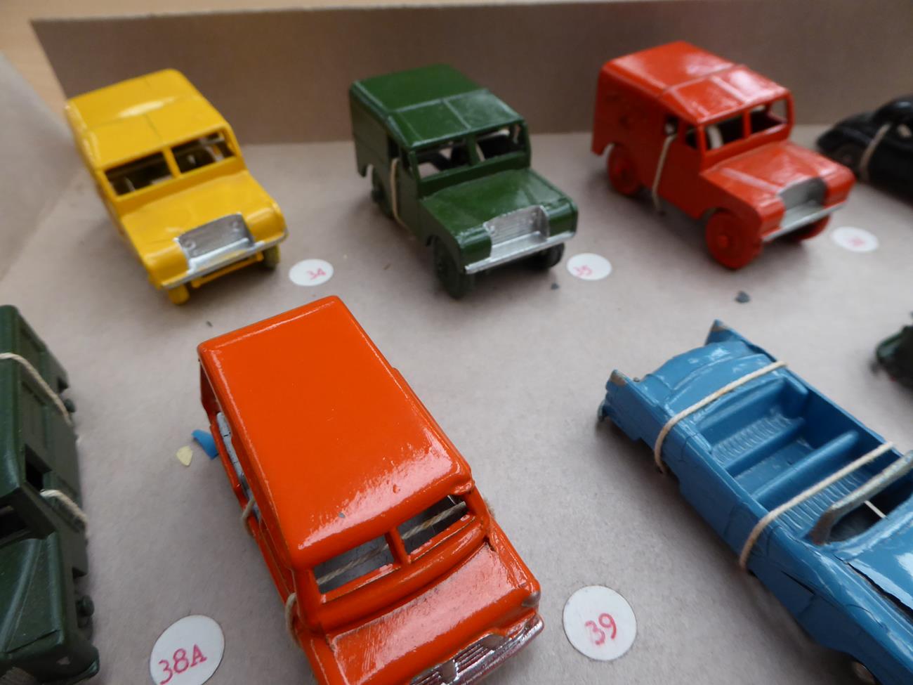 Benbros Tradesman Sample Set containing 16 vehicles: 34 AA Land Rover (paint cracked), 35 Army - Image 2 of 9
