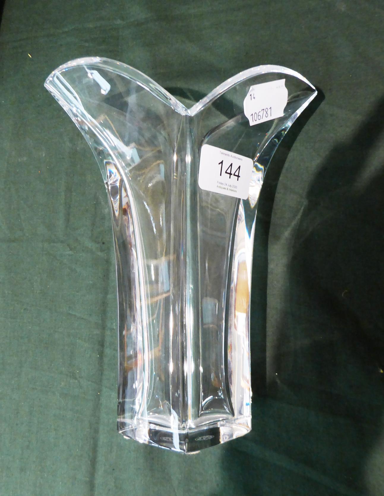 A modern Baccarat glass vase - Image 3 of 5