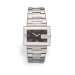 A Stainless Steel Calendar Wristwatch, signed Gucci, model: G Series, circa 2006, quartz movement,