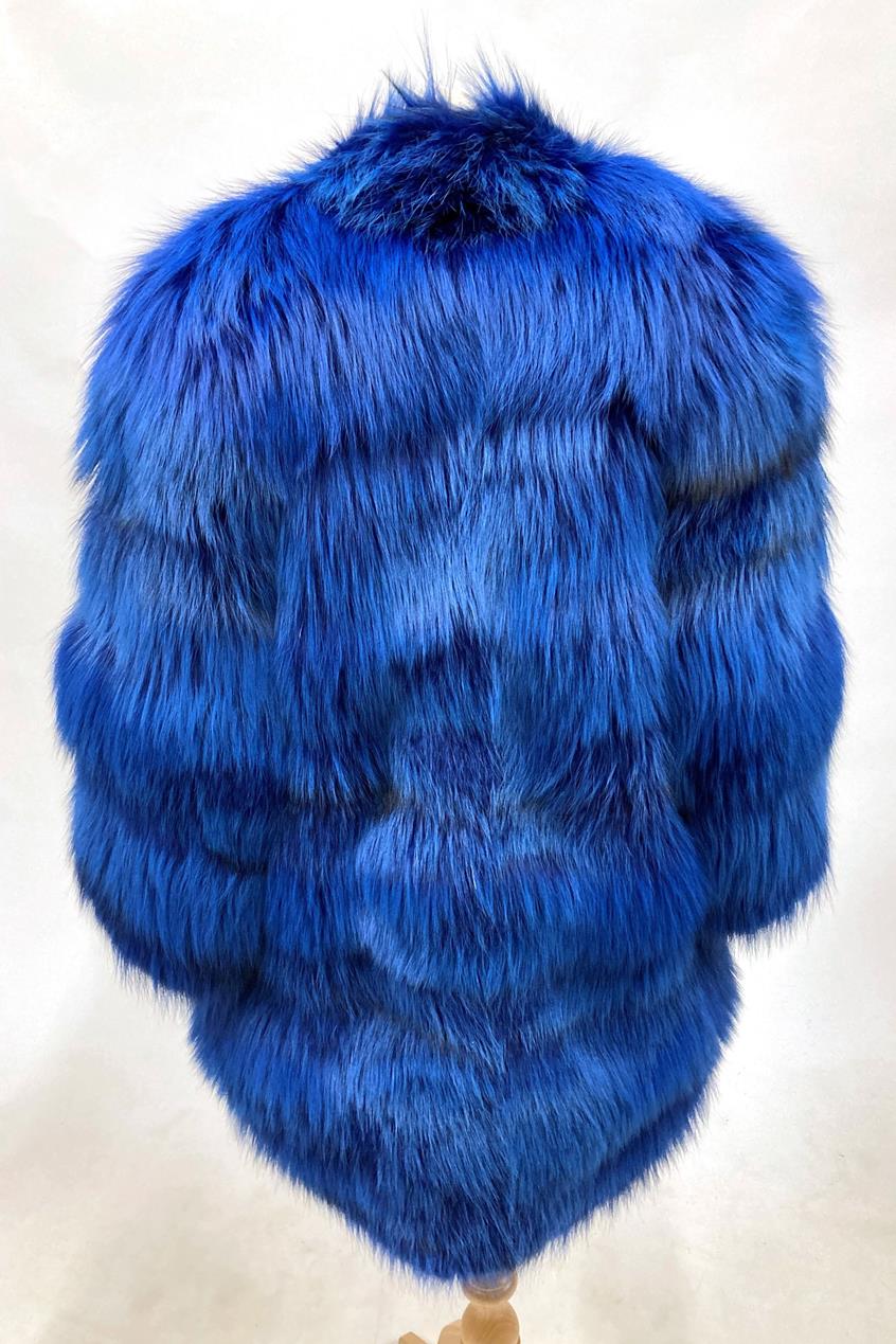 An Italian Dyed Blue Fox Fur Coat, with 3/4 length sleeves and slit pockets, lined in floral silk. - Image 3 of 3