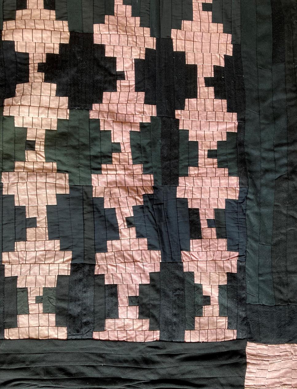 Late 19th/Early 20th Century Patchwork Quilt, incorporating pink and black patchwork motifs on a - Image 3 of 6