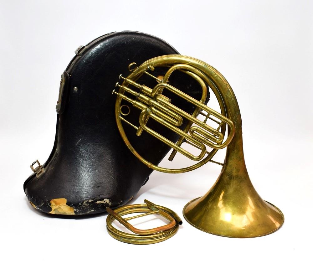 Piston French Horn 3 valves, bell engraved 'C Mahillon & Co. (London)'' serial no.9586, with one