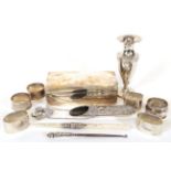 A Quantity of Silver, including: an Edward VII silver chatelaine clip with spectacle case by William