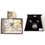 A Quantity of Silver Jewellery, including a necklace and earring suite, a ingot on chain,