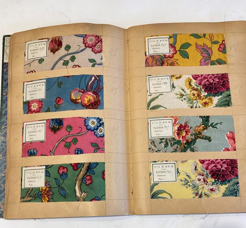 French Fabric Sample Book, circa 1920's Enclosing printed linens, glazed cotton, cotton in floral, - Image 83 of 105
