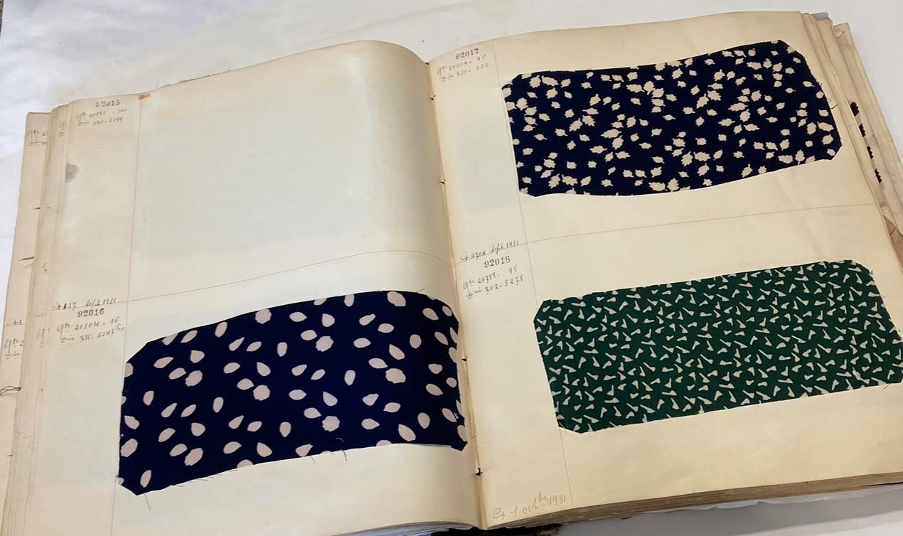 French Fabric Sample Book, circa 19203/30 Comprising mainly printed silks and chiffons, in spot, - Image 64 of 167