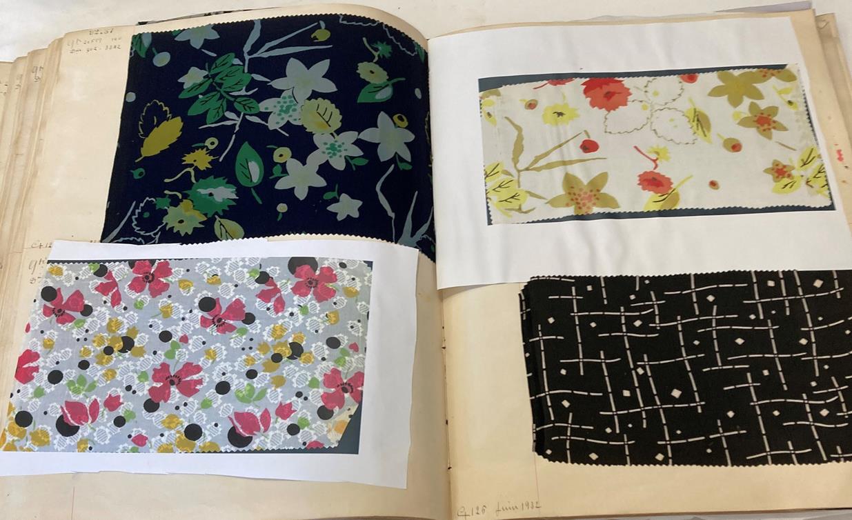 French Fabric Sample Book, circa 19203/30 Comprising mainly printed silks and chiffons, in spot, - Image 112 of 167