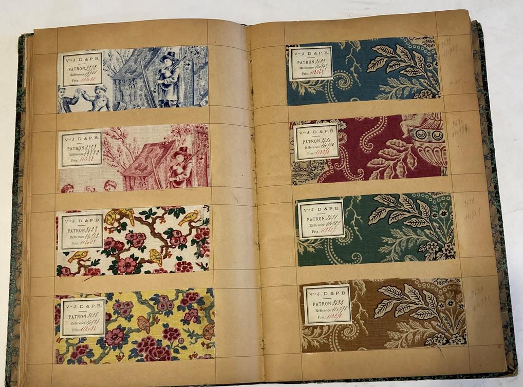 French Fabric Sample Book, circa 1920's Enclosing printed linens, glazed cotton, cotton in floral, - Image 14 of 105